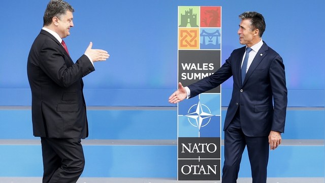 Корреспондент: Порошенко назначил своим советником экс-генсека НАТО