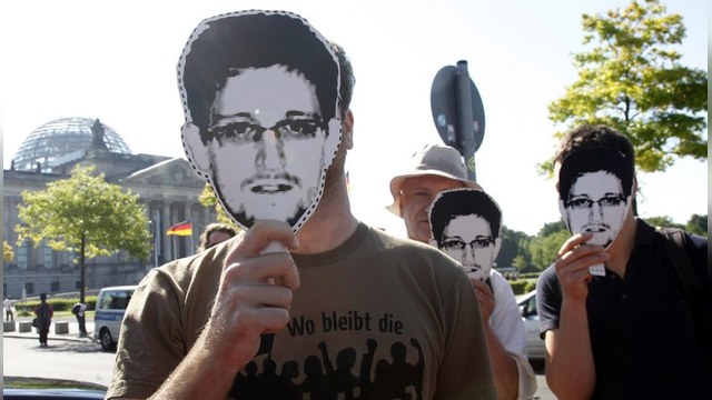 Экс-глава Минюста США: Сноуден помог обществу, но должен понести наказание