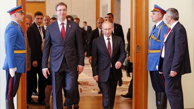 RFE: Кремль продвигает в сербское правительство лояльные силы