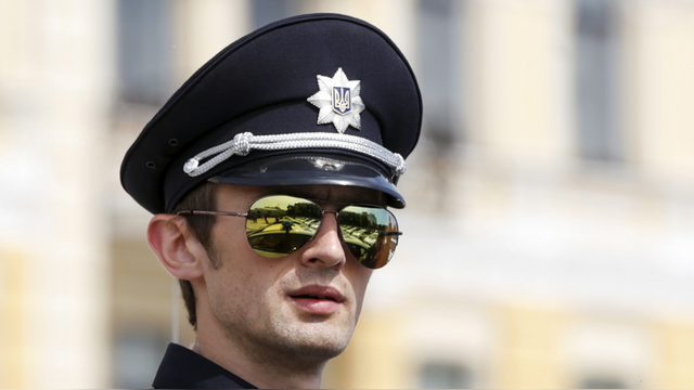 Обозреватель: Киевские полицейские отказываются охранять гей-парад