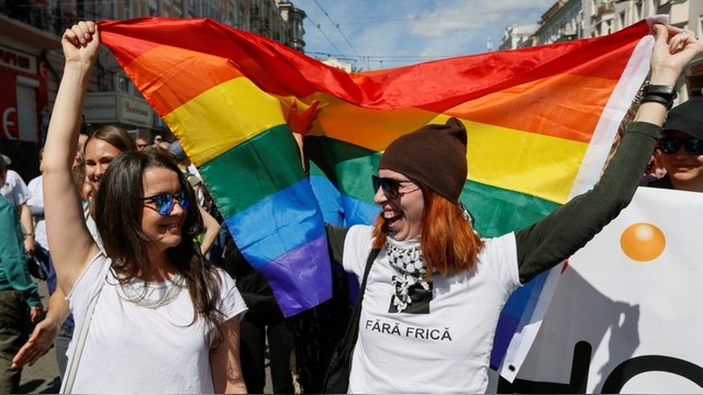 Левый берег: Запад похвалил Украину за «большой шаг вперед» в деле ЛГБТ