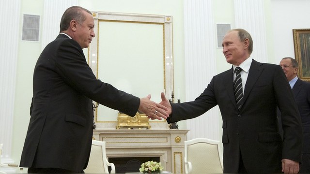 Financial Times: Турция смягчит позицию по Сирии ради помощи от Москвы