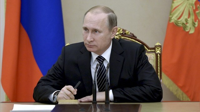 WE: Путин воспользовался 4 июля, чтобы предложить США наладить отношения