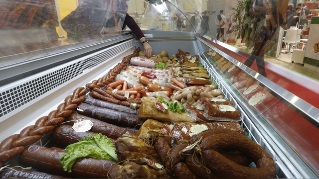 Вести: Украинцы попробуют на вкус «бандеровскую» колбасу 