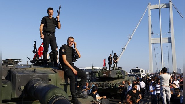 Guardian: Турецкий проповедник обвинил Анкару в «постановке» переворота