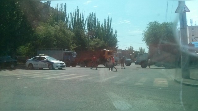 RFE: Вооруженная оппозиция захватила полицейский участок в Ереване