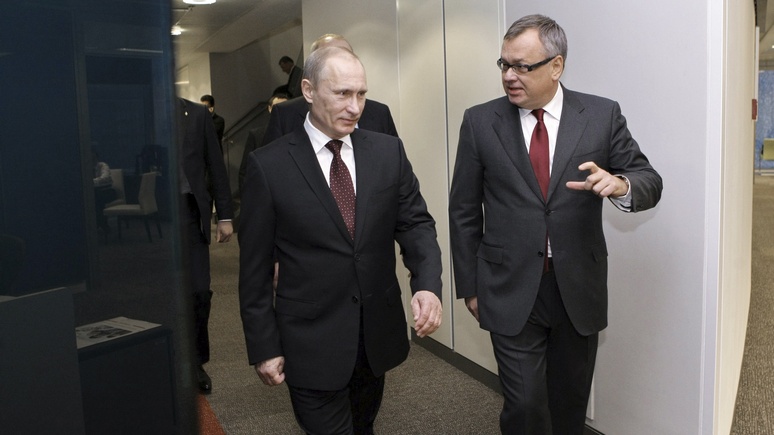 Financial Times: Глава ВТБ не советует искать деньги Путина – у него их нет