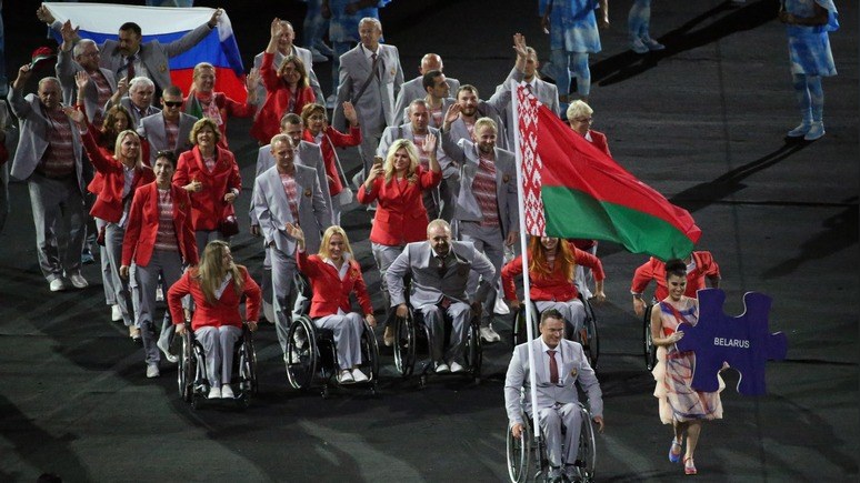 Guardian: Белорусы «подпортили» церемонию открытия игр флагом России