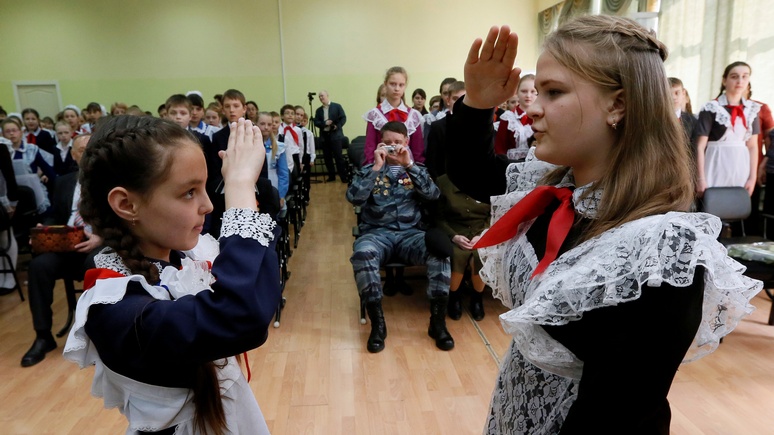 Schwäbische Zeitung: «Поколение Путина» разделилось на два лагеря
