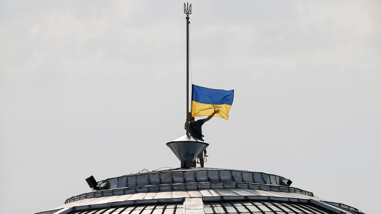 Foreign Affairs: Киеву надо думать не о Крыме и Донбассе, а о спасении Украины
