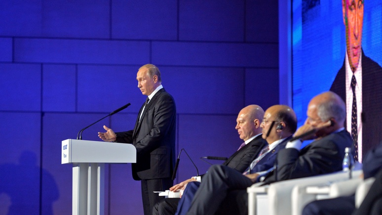 Forbes: Санкции наносят вред России, и это признал даже Путин