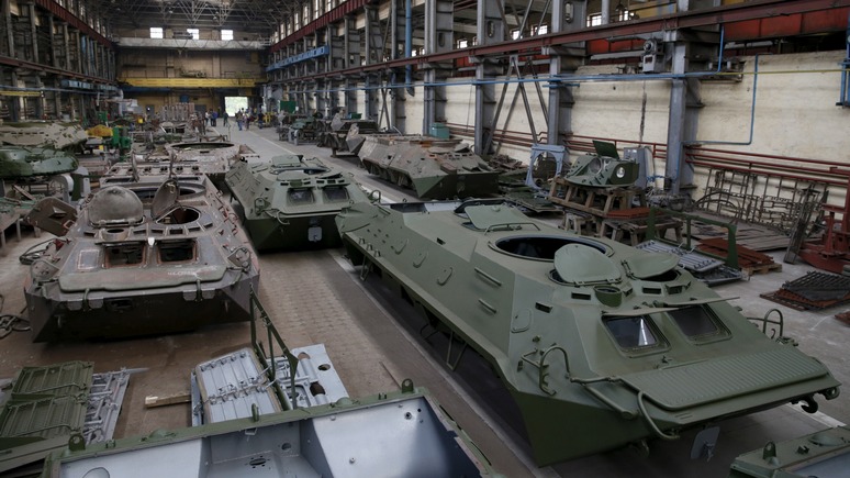 Звоните, договоримся: в Киеве открыто продают бронетехнику из воинских частей
