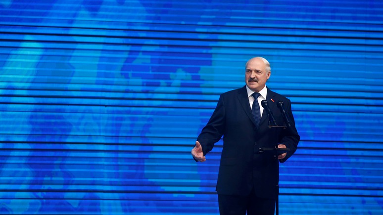 Лукашенко: Мы грудью закрываем границу от украинского оружия
