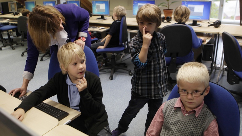 Postimees: Эстонские политики позволят гимназиям сохранить преподавание на русском