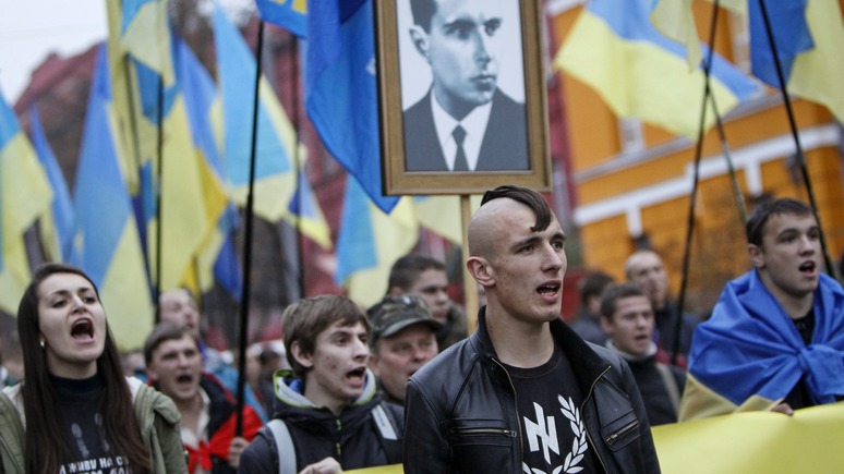 Вести: Украинский национализм в Польше поставили в один ряд с фашизмом