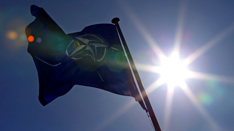 WSJ: НАТО отложило переговоры с Киевом, чтобы не злить Россию «в неловкий момент»
