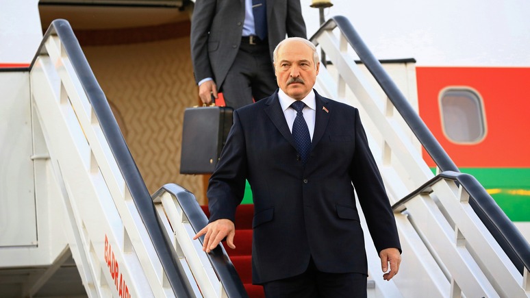 Лукашенко: пока я президент, ни один камень в русского человека брошен не будет 