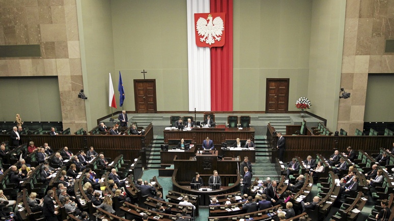 Польский депутат: снятие санкций с России — всего лишь вопрос времени