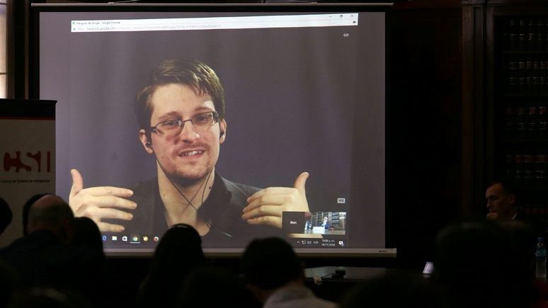 American Thinker: фальшивку о передаче Сноудена США мог запустить сам Кремль 