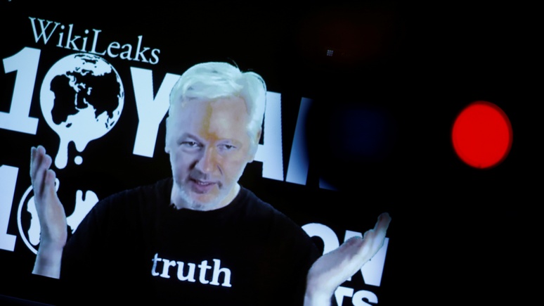 Le Monde: Франции нужно учиться на ошибках США и не слушать WikiLeaks