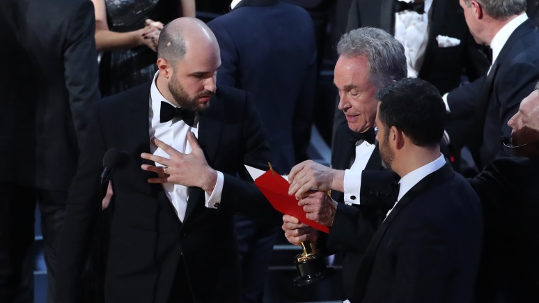 WE: пользователи Twitter нашли «русский след» в казусе на церемонии вручения «Оскара» 