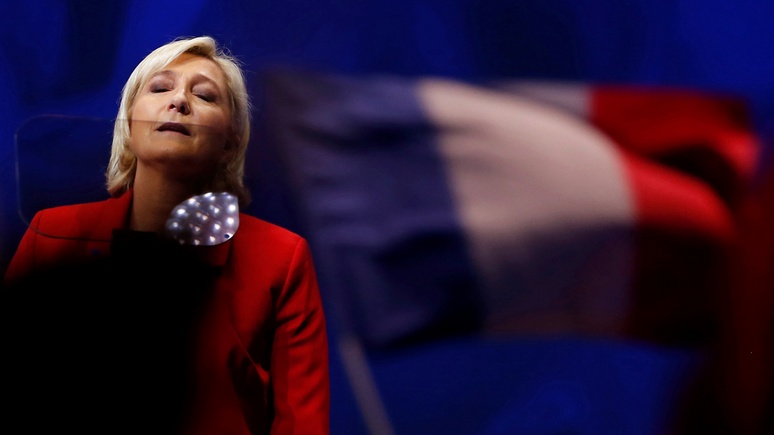 Bloomberg: возможная победа Ле Пен немедленно обрушит евро