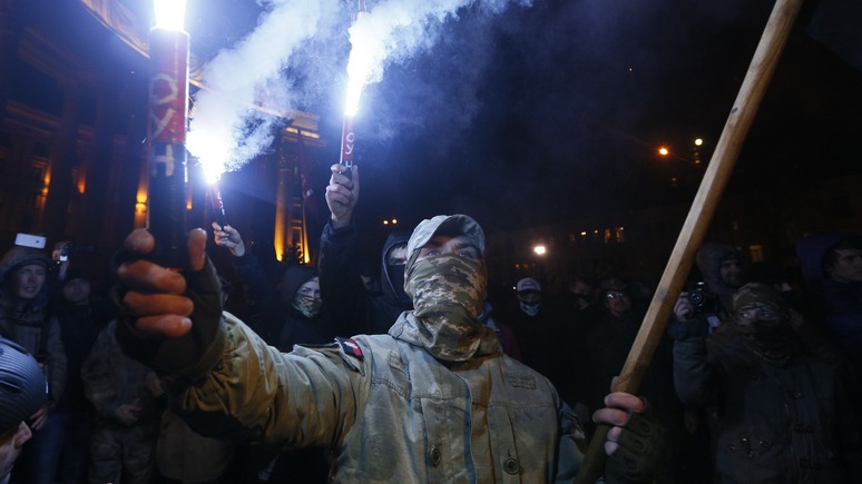 Вести: потеряв надежду на полицию, киевляне массово скупают оружие