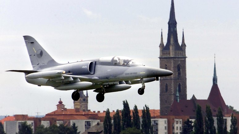 Radio Praha: в ответ на российские учения Чехия отправит в Прибалтику три самолёта