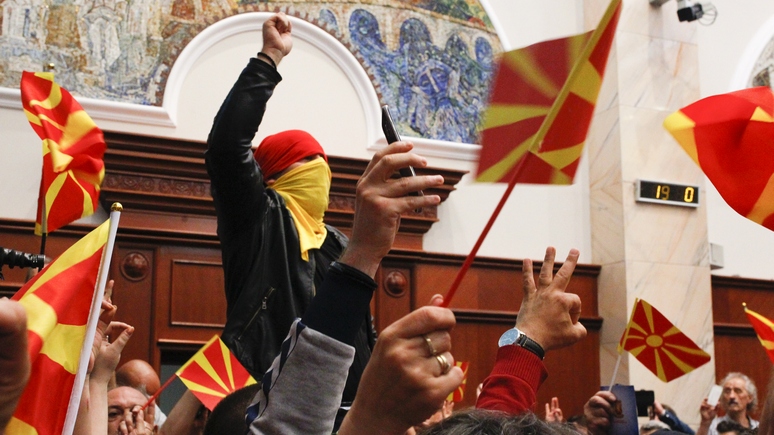 WP: обвиняя США и ЕС, Россия стремится обернуть кризис в Македонии себе на пользу