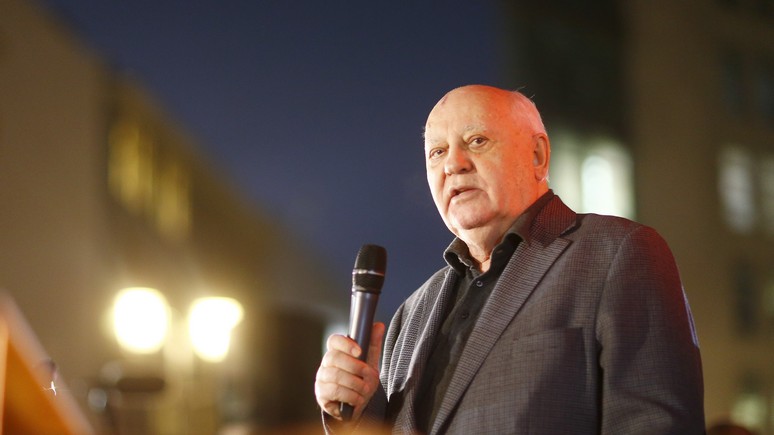 DELFI: Россия отказалась вручать Горбачёву повестку в литовский суд