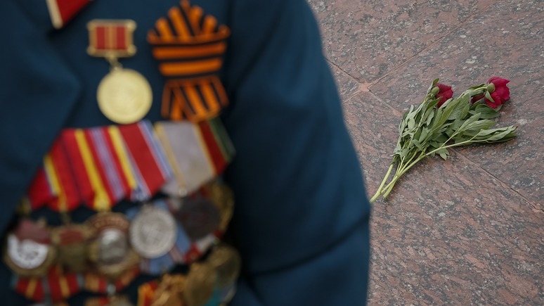 112: в Одессе демонтировали памятный камень маршалу Жукову