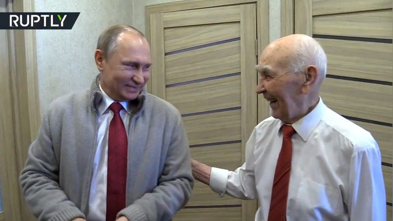 Daily Telegraph: Путин поздравил с юбилеем бывшего начальника по КГБ