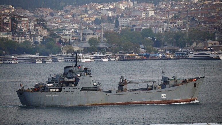 Hürriyet: Турция защитит от боевиков корабли ВМФ России в проливе Босфор