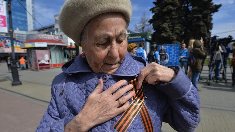 TVN24: теперь в Киеве георгиевская ленточка — это символ агрессии России