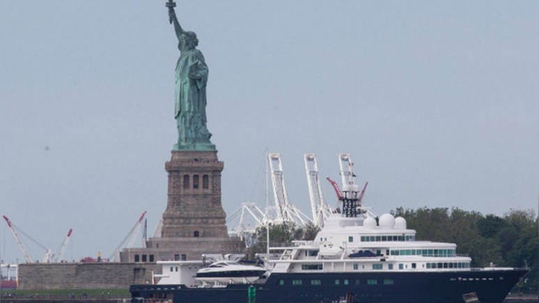 NY Post: российский бизнесмен портит яхтой вид на статую Свободы