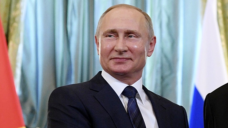 Politico: из-за нашей одержимости Россией Путин уже кажется гигантом 