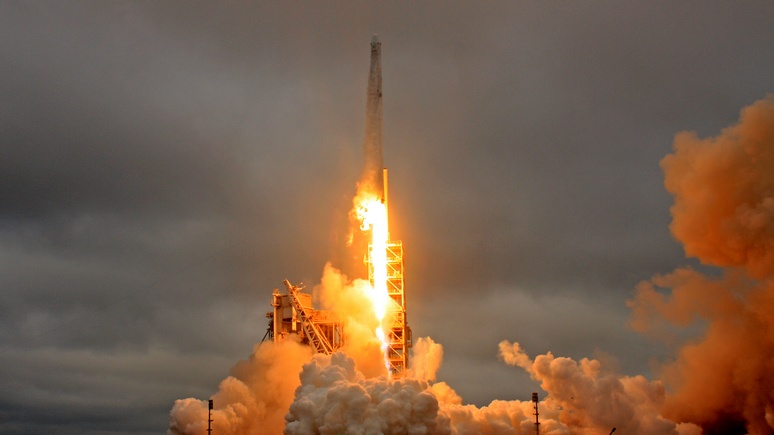 Popular Mechanics: США отбили у России космический рынок благодаря Илону Маску