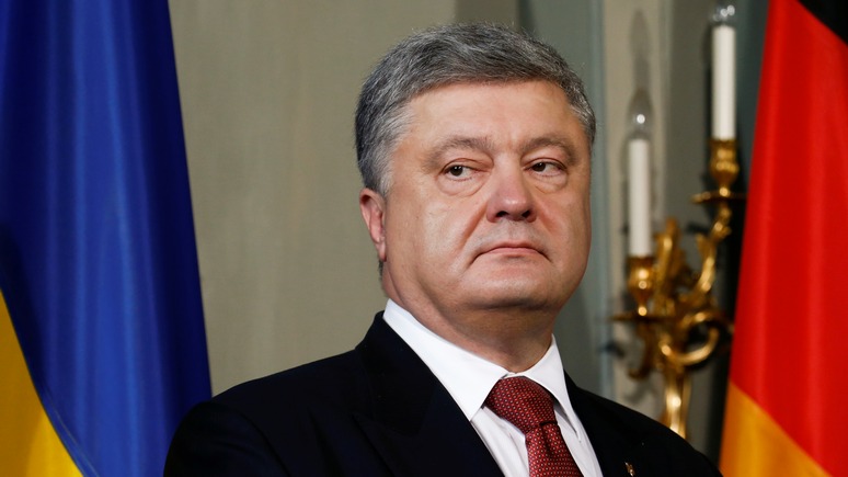 СТРАНА.ua: суд обязал СБУ расследовать государственную измену Петра Порошенко