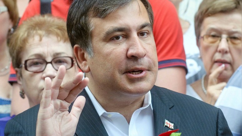 BuzzFeed: лишённый гражданства Саакашвили вылетел в Штаты