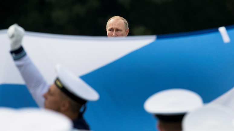 Политолог: Путин добивается величия России старомодными методами
