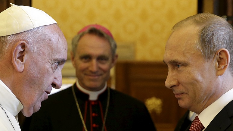 Politico определил, за что папа любит Путина