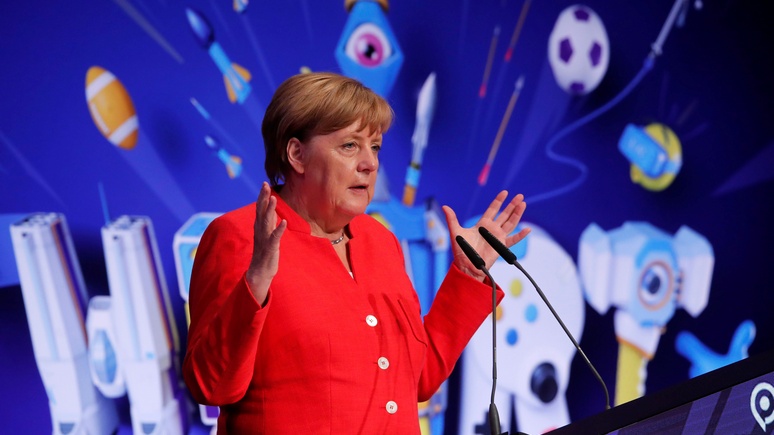 «Чем старше, тем опытнее»: Меркель заявила в интервью Bild, что и не думает об отставке