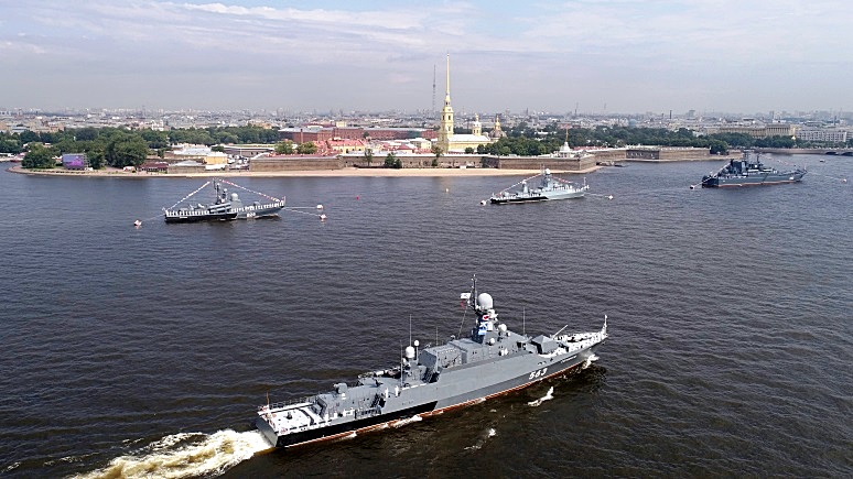 NI: желающим проверить боеспособность российского флота надо запастись спасательными плотами и лодками