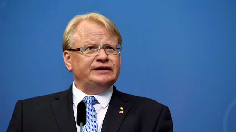 AiP: министр обороны Швеции готовится отражать «русскую угрозу» — а его хотят уволить