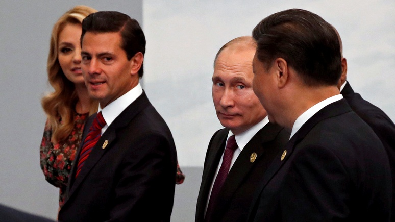 AT: вместо доллара нефть, юани и золото — Путин намекнул на новую сенсацию от БРИКС 