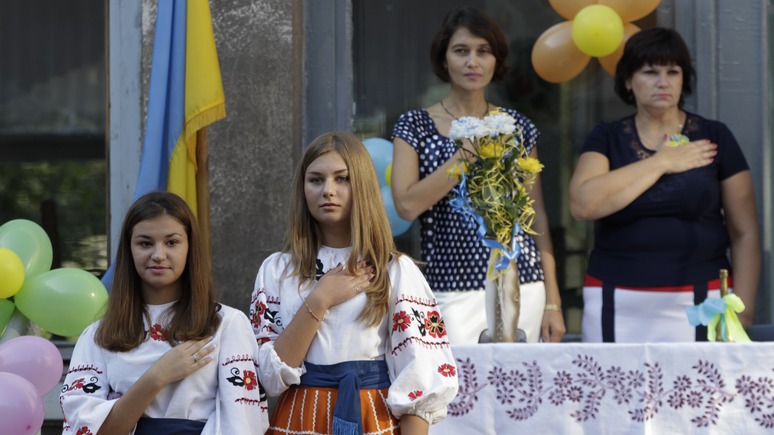 Левый берег: украинские выпускники больше не смогут сдавать экзамены по русскому языку