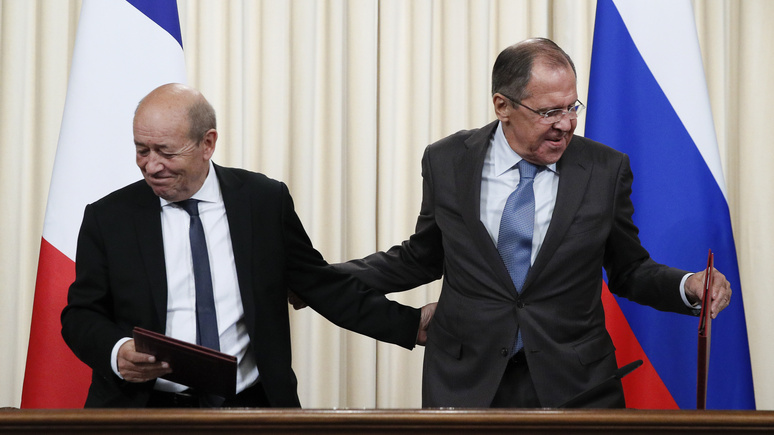 Le Figaro: Франция «уделит большое внимание» предложению России о введении миротворцев в Донбасс