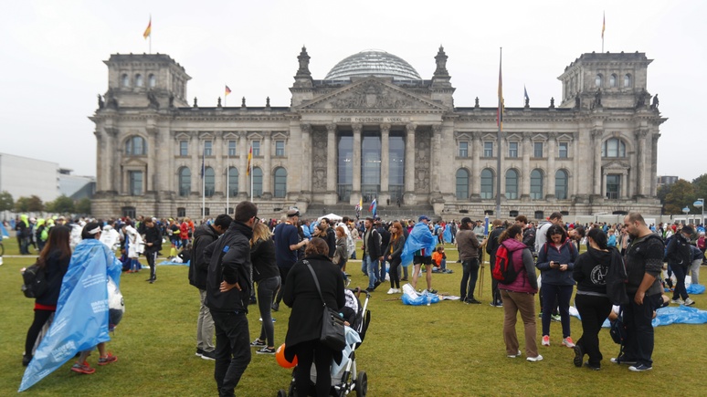 DWN: крах народных партий сделал Германию неуправляемой