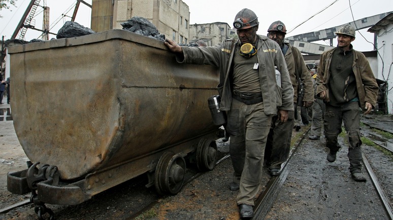 Корреспондент: Польша обещает прекратить поставки угля из Донбасса