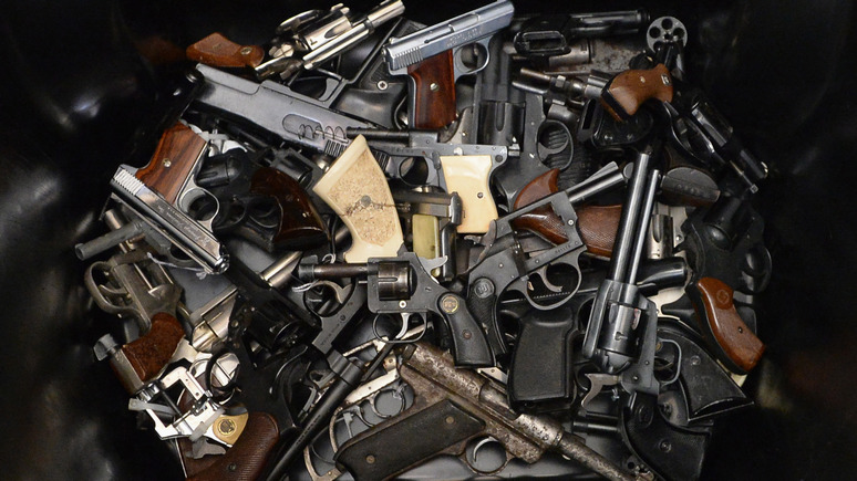 Советница Трампа: демократы так зациклились на России, что забыли о контроле за оборотом оружия